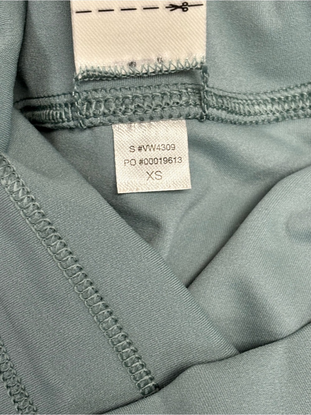 Vuori Daily Form Leggings, Bluegrass - XS - Picture 6 of 8